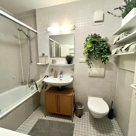 Apartment Fair Spot- 5 Minutes To Fair & Airport, 10 Minutes To City Center *